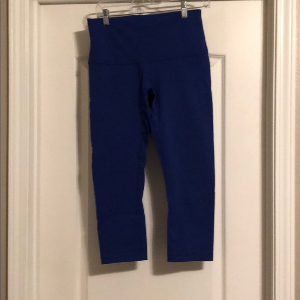 Blue Wunder Under Lululemon crop pants